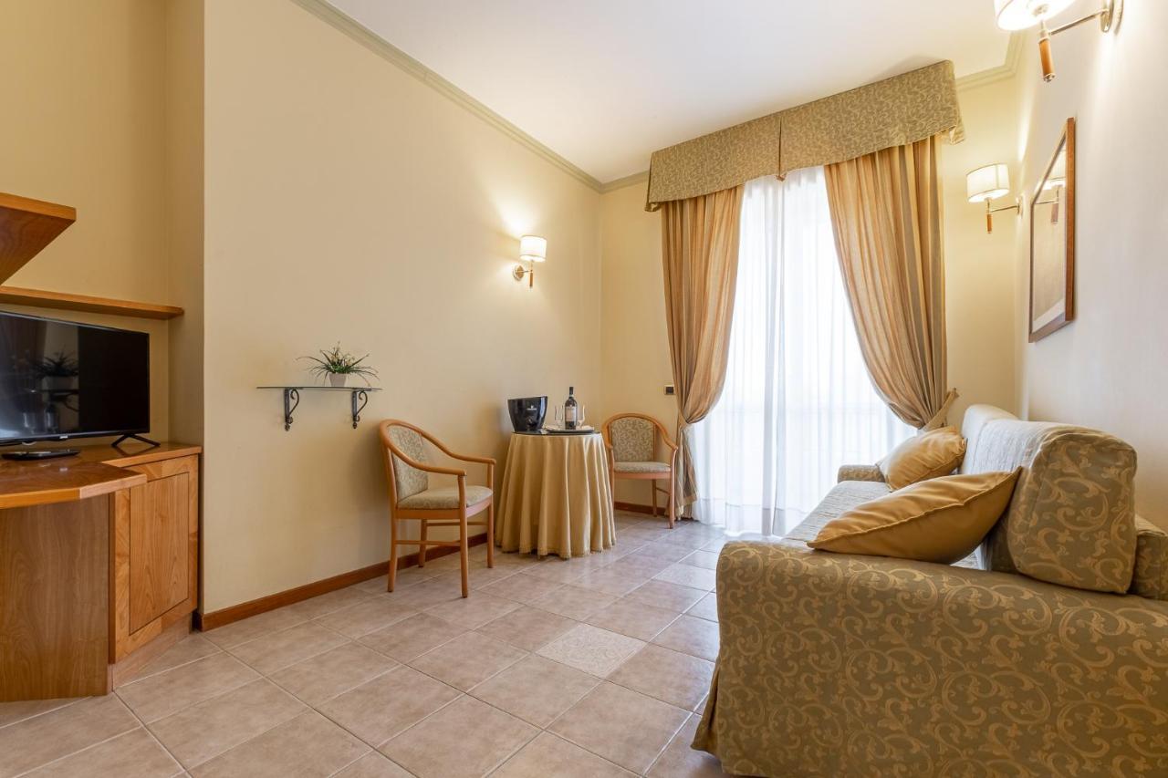 Relax 4* Syracuse